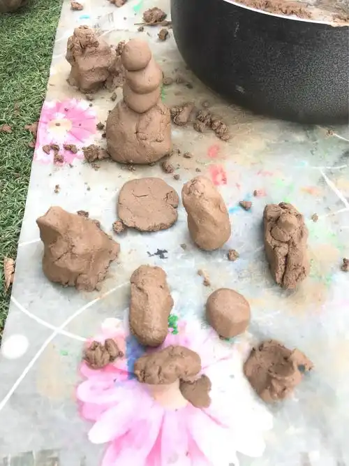 华东院东都园中二班——玩泥巴 - 美篇