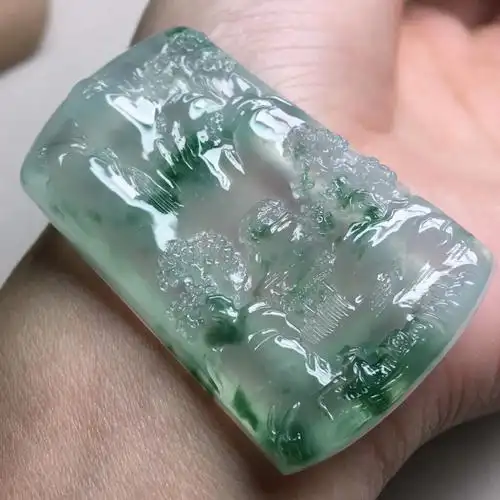 高冰晴底飘花山水牌