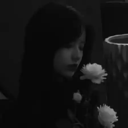 女生暗黑系头像真人 伤感很丧很颓废的女生