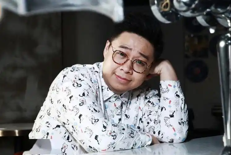 大台的许多"绿叶"演员,要么帅,要么演技好,而何远东就属于演技派那一