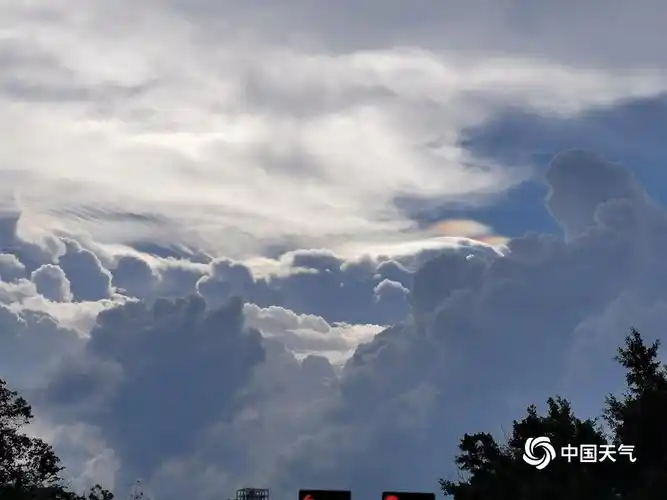 来宾天空出现"七彩祥云"-广西高清图片-中国天气网