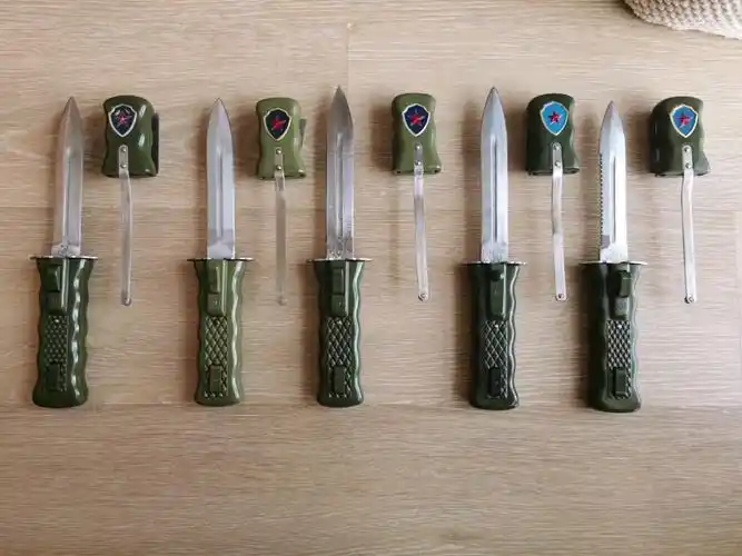 303匕首什么abcd长条短条加锯齿全新带盒不带盒讨论交流一下