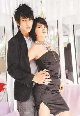 ella(右)和吴尊视彼此为最有默契的合作伙伴.