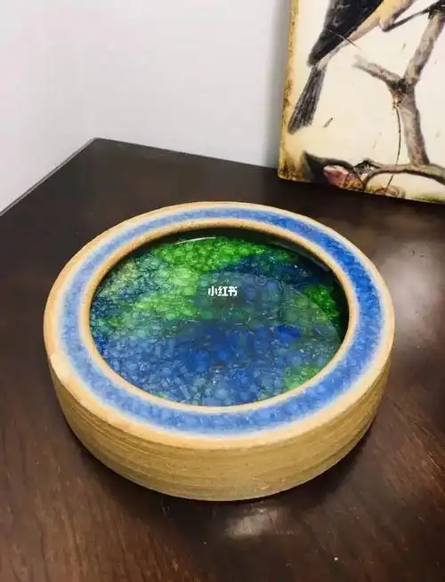 英国艺术家手工制作的大烟灰缸