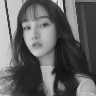 黑白女生头像孤傲高冷 好看的头像女生侧面图片