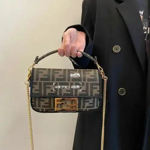 fendi老花法棍包00