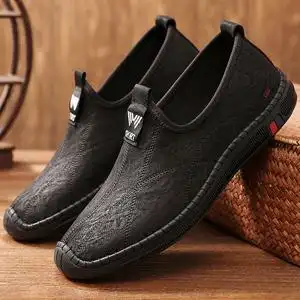 中式刺绣老北京布鞋男士中年软底透气休闲豆豆鞋黑色套脚圆头男鞋