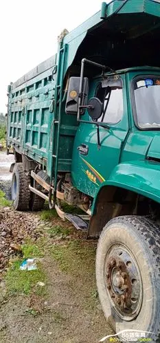 钦机海龙 自卸车