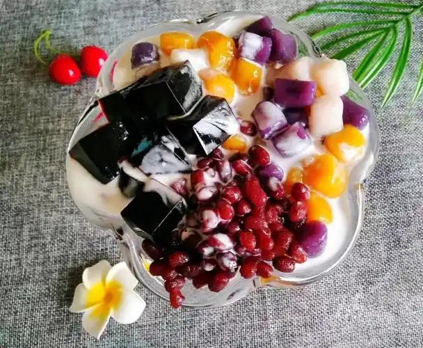 taro round with grass jelly台湾芋圆烧仙草陈仓老街嗜糖患者芋圆烧