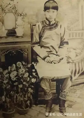 30张古代青楼女子真实样子的旧照:长相漂亮,才艺无双,身世可怜