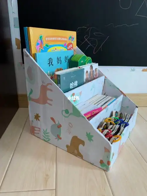 纸箱改造二宝一周岁多了给她做个书架