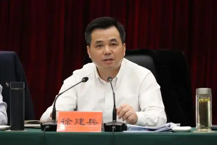 乐清市委书记徐建兵在乐清市疫情防控工作领导小组扩大会议上强调全面