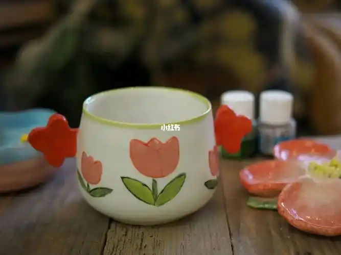 陶艺手作|拥有两朵杯耳的郁金香杯子