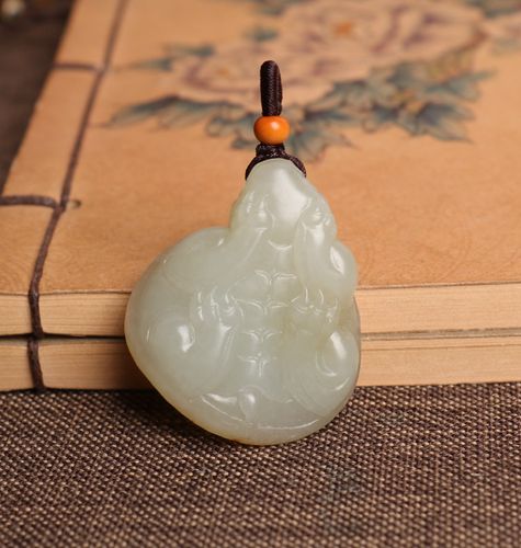 新疆和田玉黄沁皮白玉籽料龙龟吊坠天然老熟颈饰