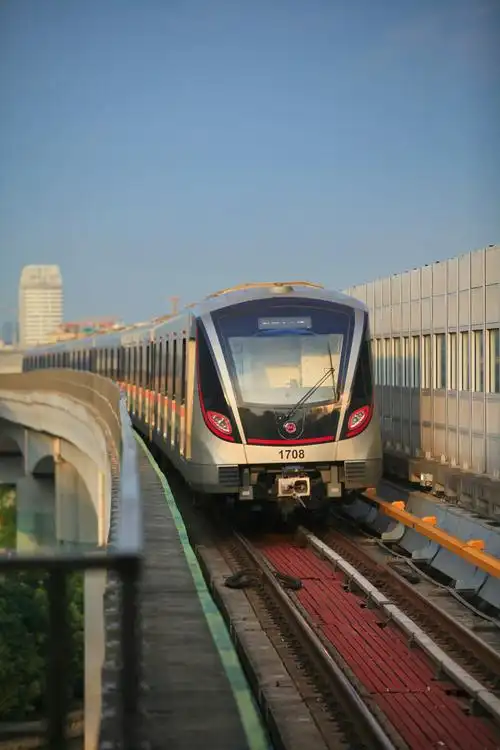 上海地铁17号线列车和车厢