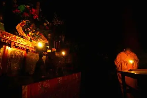 揭秘少林寺武僧真实生活 青灯古佛练武炼心(图)