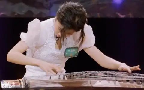 国乐大典 第三季:古筝乐手疯狂"炫技"! 吴彤老师大呼出彩
