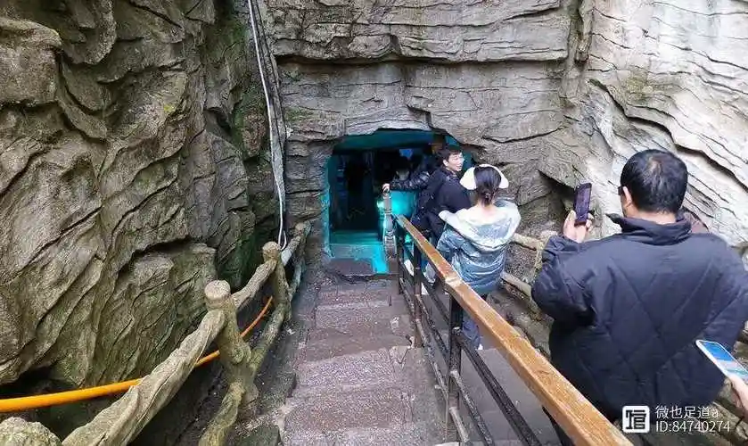 山西忻州(s169):宁武县万年冰洞