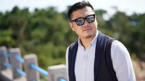 专访导演殷飞带有人间烟火味道的爱才是暖暖的幸福