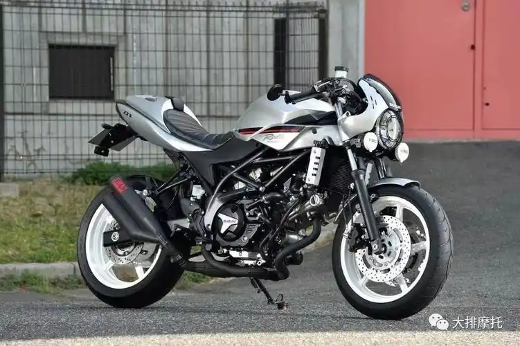 流行趋势2018复古风吹袭suzukisv650x是你的菜么