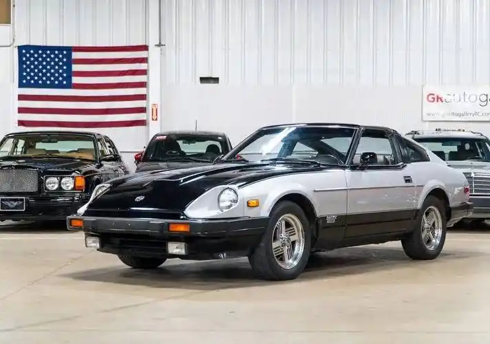 1979年,日产为了参加scca(美国跑车俱乐部)比赛,按照赛事规则,打造了