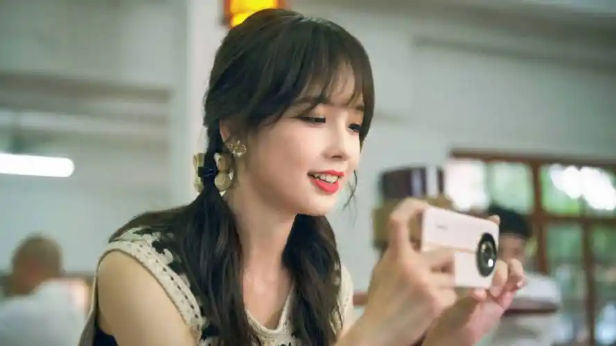 央视女记者王冰冰写真!雪肤玉貌笑容超甜美得让人窒息