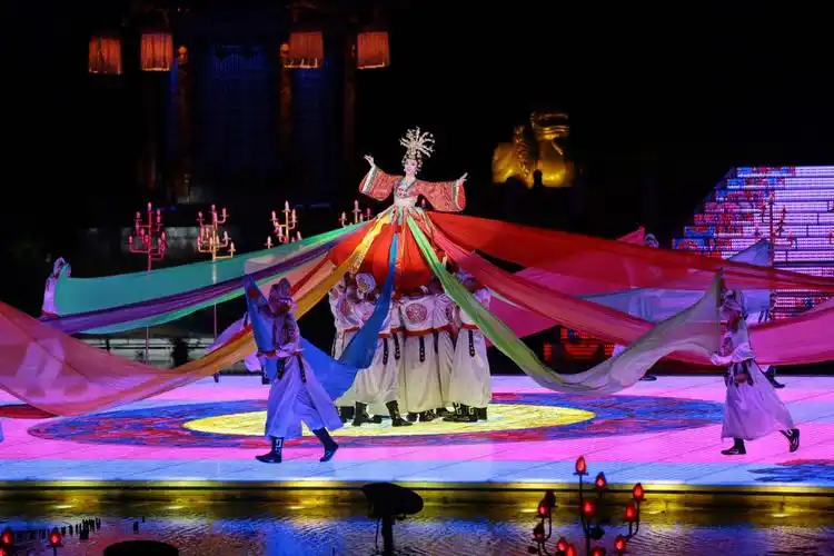 大型实体场景舞剧《长恨歌》在华清池上演