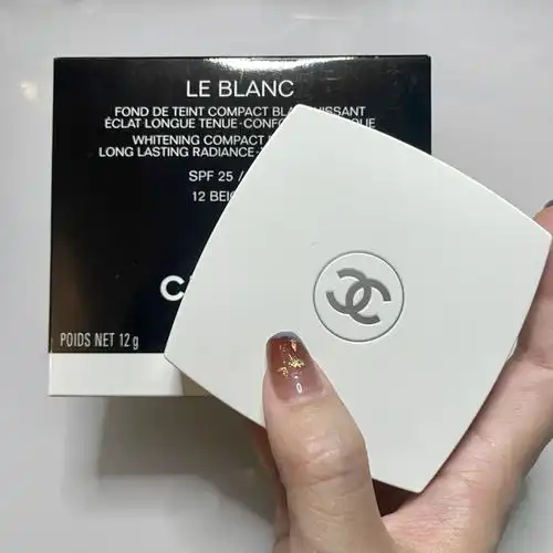 香奈儿粉饼光彩透白