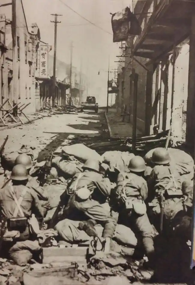 抗日战争老照片1937年淞沪会战上海市的激烈巷战的珍贵老照片
