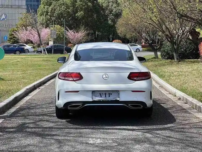 出21年42000公里的奔驰c260双门轿跑