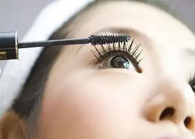 睫毛膏的正确刷法,据说90%的女生都刷错了