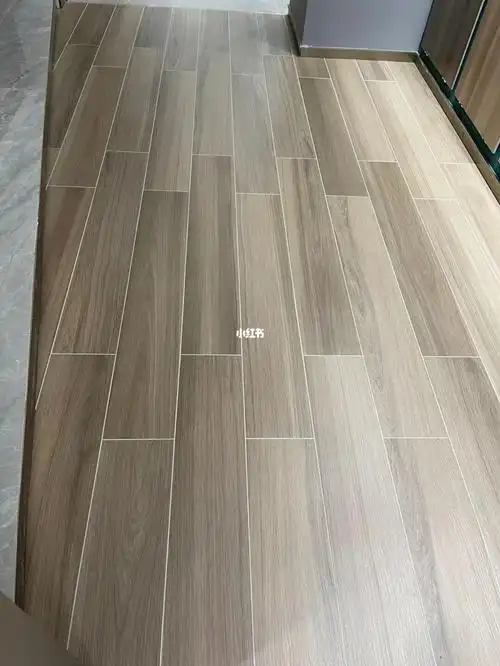 卧室选了木纹砖