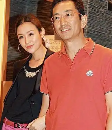 曾志伟前妻母子恋结束宝妈单身细数爱吃嫩草的明星