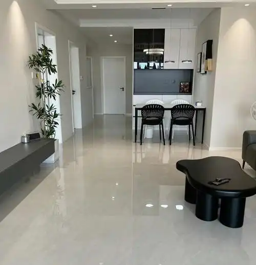 为何越来越多人不建议瓷砖通铺?女友执意跟风,入住3年苦不堪言