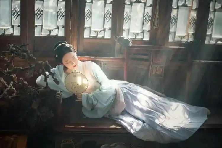 汉服壁纸让你欲得不能黯然销魂的汉服小姐姐