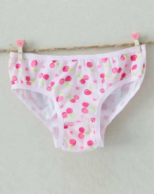 女童白色心形印花内裤