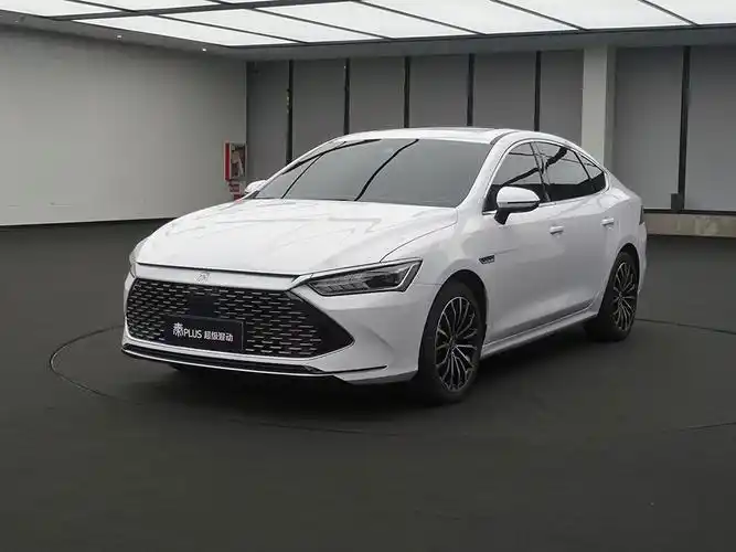 全新的造型搭载超级混动系统抢先实拍比亚迪秦plus