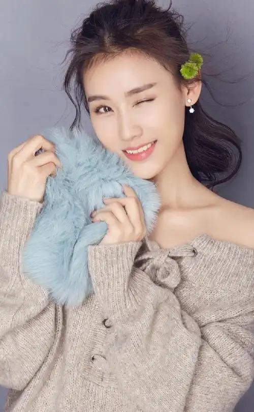 女神王婉中 :第7276期气质潮流美图欣赏