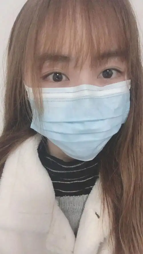 口罩自拍第二期早点回学校见那些可爱的人儿们