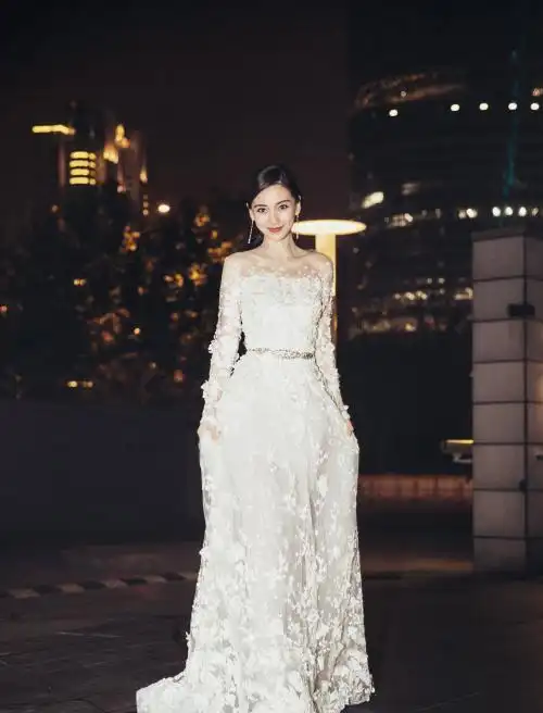 baby杨颖最新的礼服写真,颜值高的人是怎样选择礼服的?