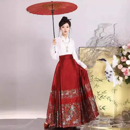 中式 汉服红色刺绣织金妆花新款 国风改良日常通勤秋季 马面裙女套装