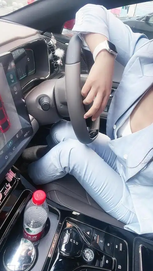 我猜我是汉最帅的女司机不信你晒出来我看