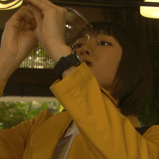 新垣结衣喝酒 gif - 《legal high》新垣结衣动图_新垣结衣_影视表情