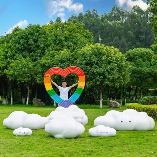 户外网红打卡云朵秋千道具景区装饰玻璃钢彩虹兔子装饰落地摆件