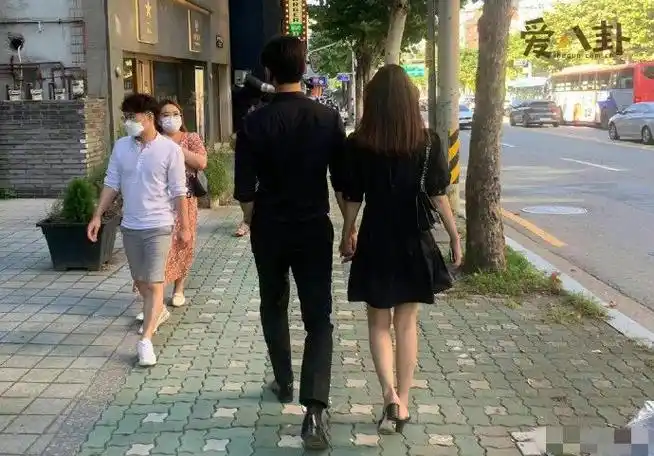 玉泽演女友是谁公开恋情结婚了吗