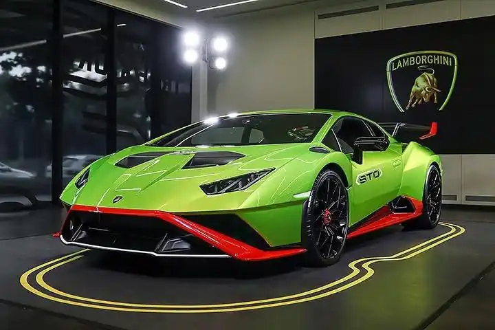 实拍兰博基尼huracánsto最强小牛