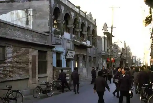 1978年北京老照片:满头银针的小姑娘 落榜生的吐槽栏