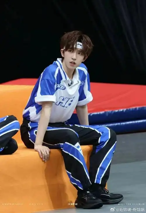 贺峻霖超话#贺峻霖成都##贺峻霖##贺峻霖运动会#  终于来到了你的城市