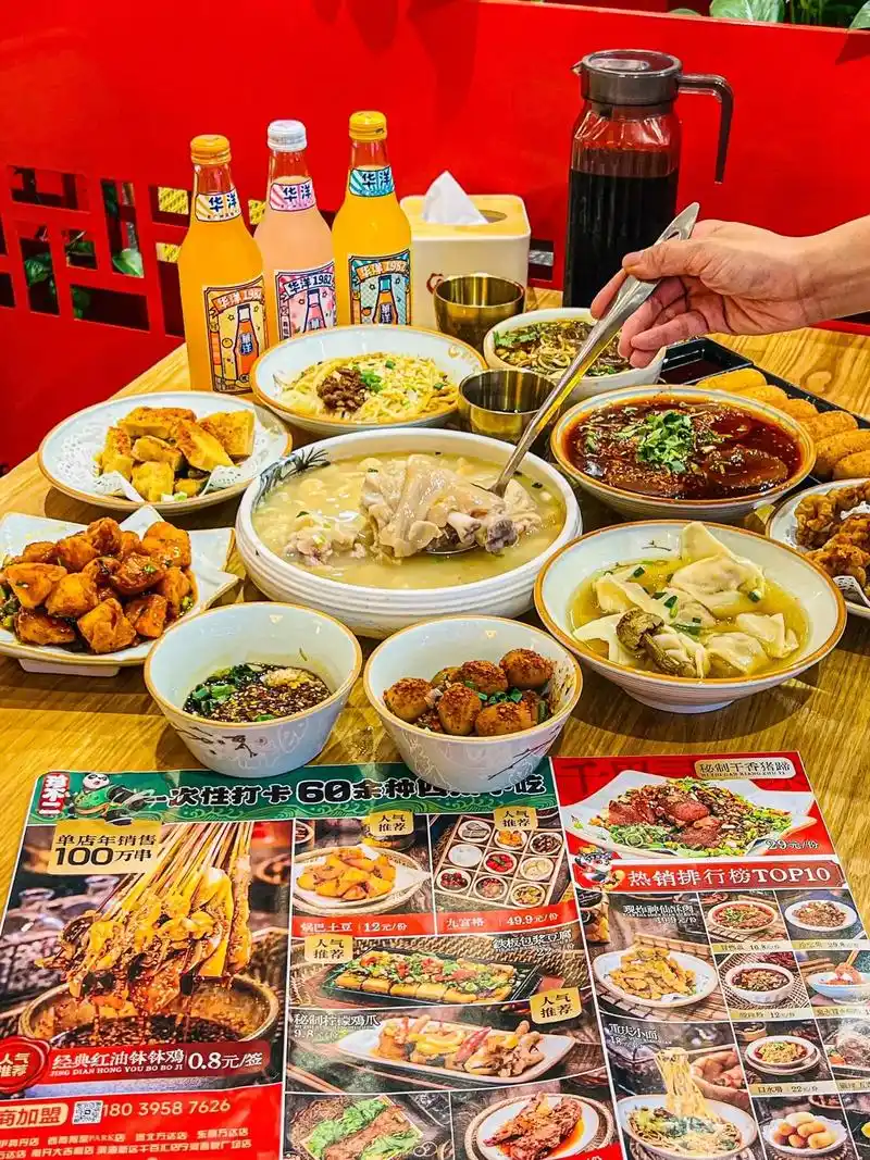 天津97 吃遍60多种美食的小吃店05.
