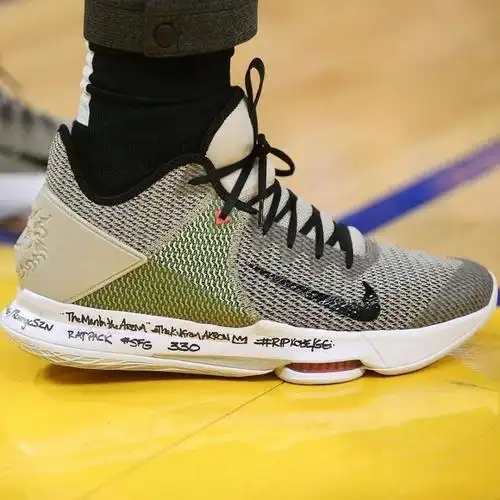 詹姆斯士兵14实拍图曝光配置不够配色凑